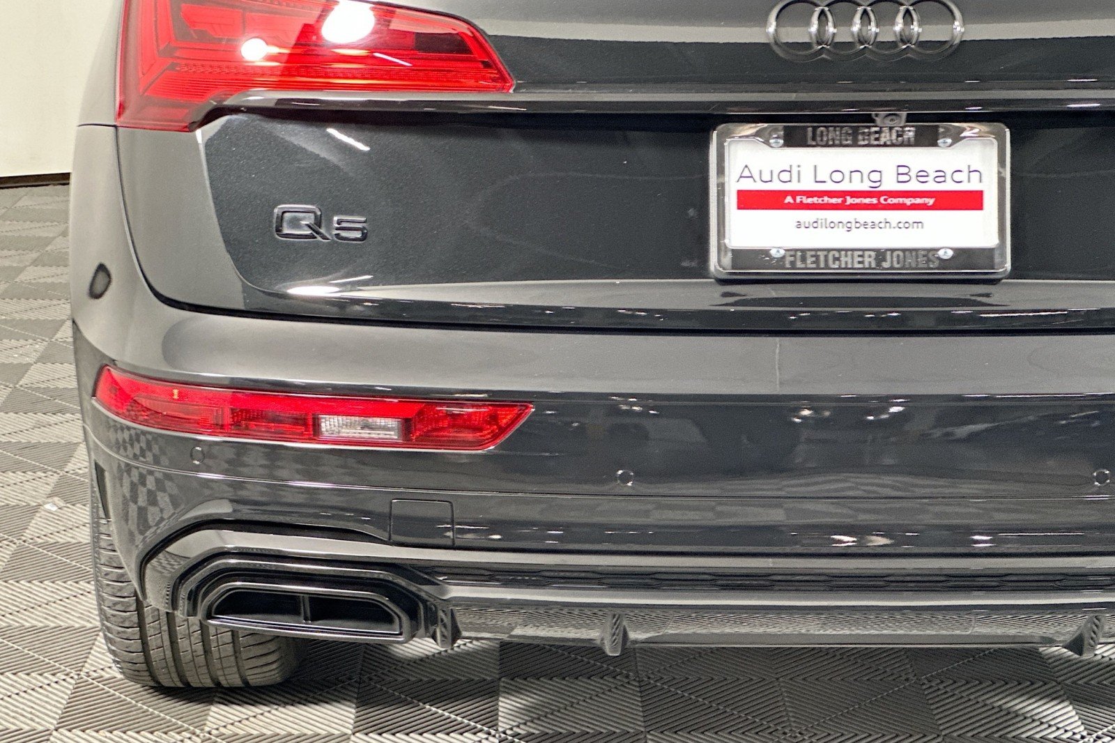 Used 2024 Mythos Black Metallic Audi S line Prestige image 17