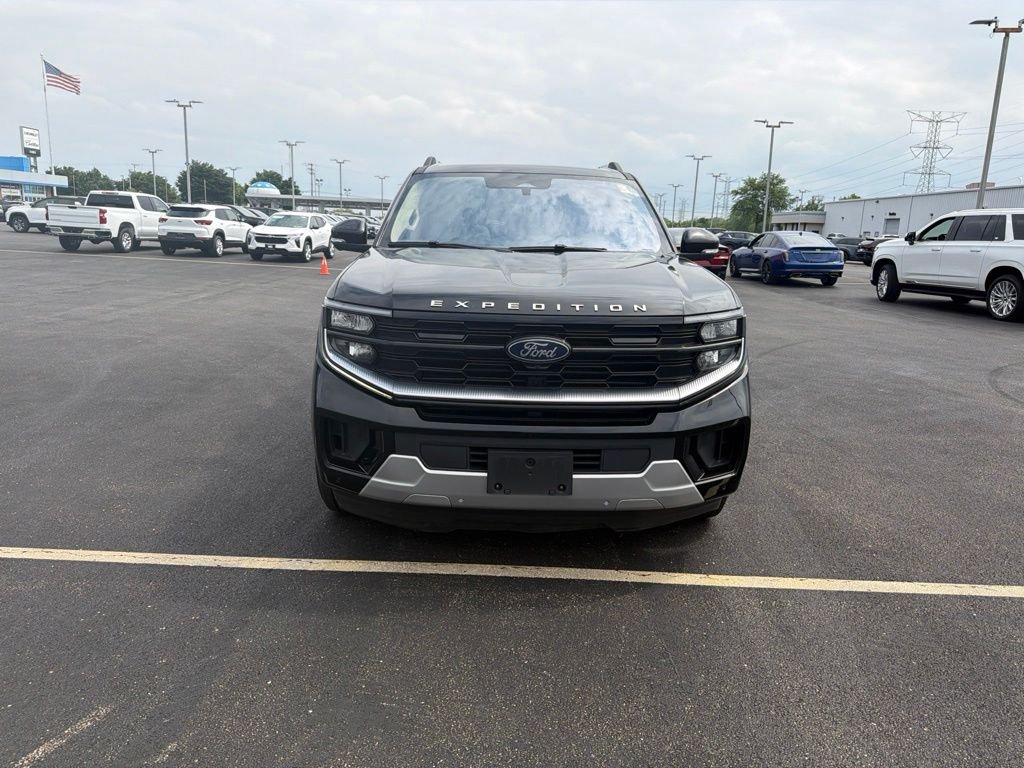 Used 2025 Black Ford Platinum image 4