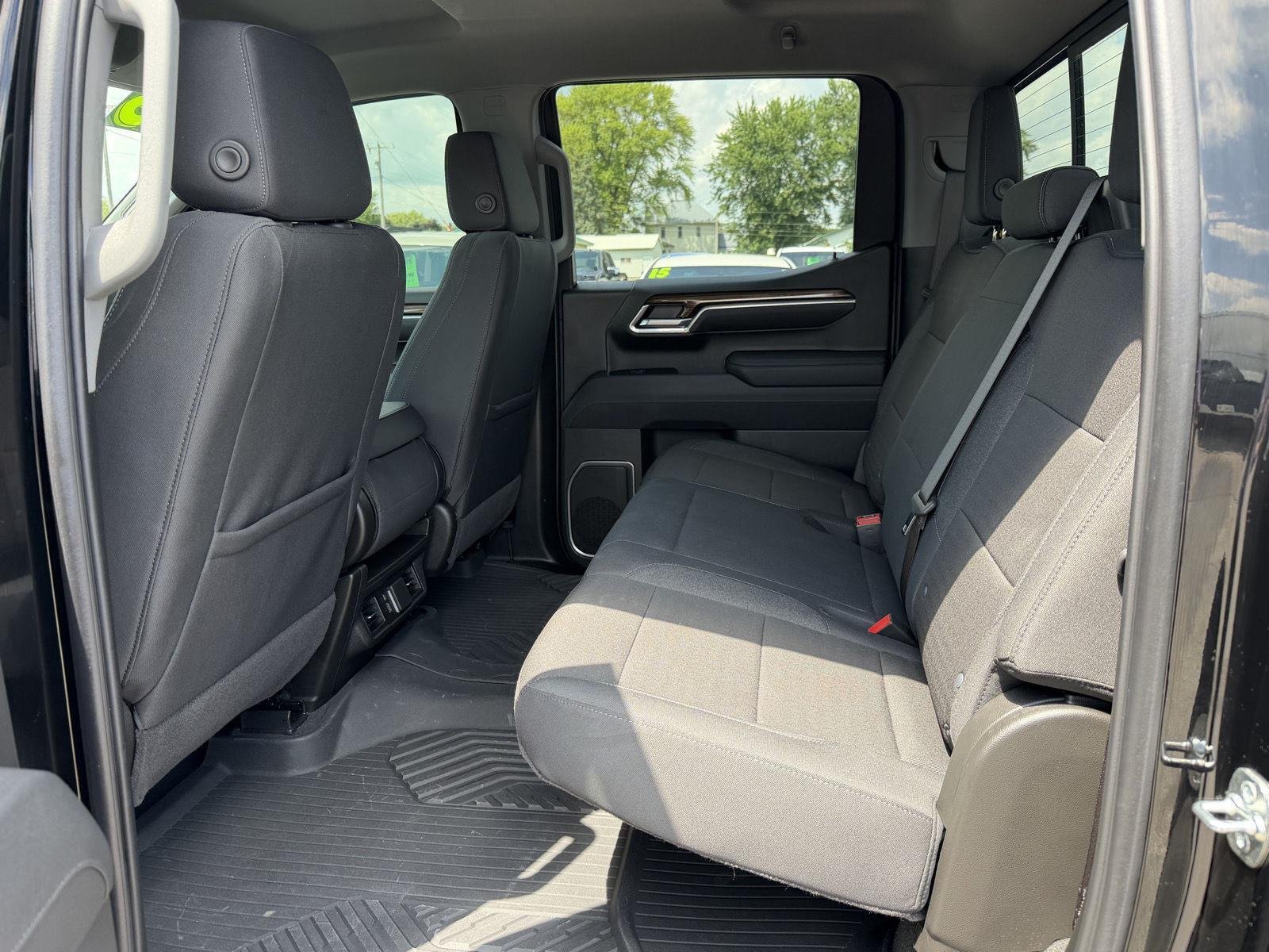 Used 2025 Black Chevrolet LT image 23