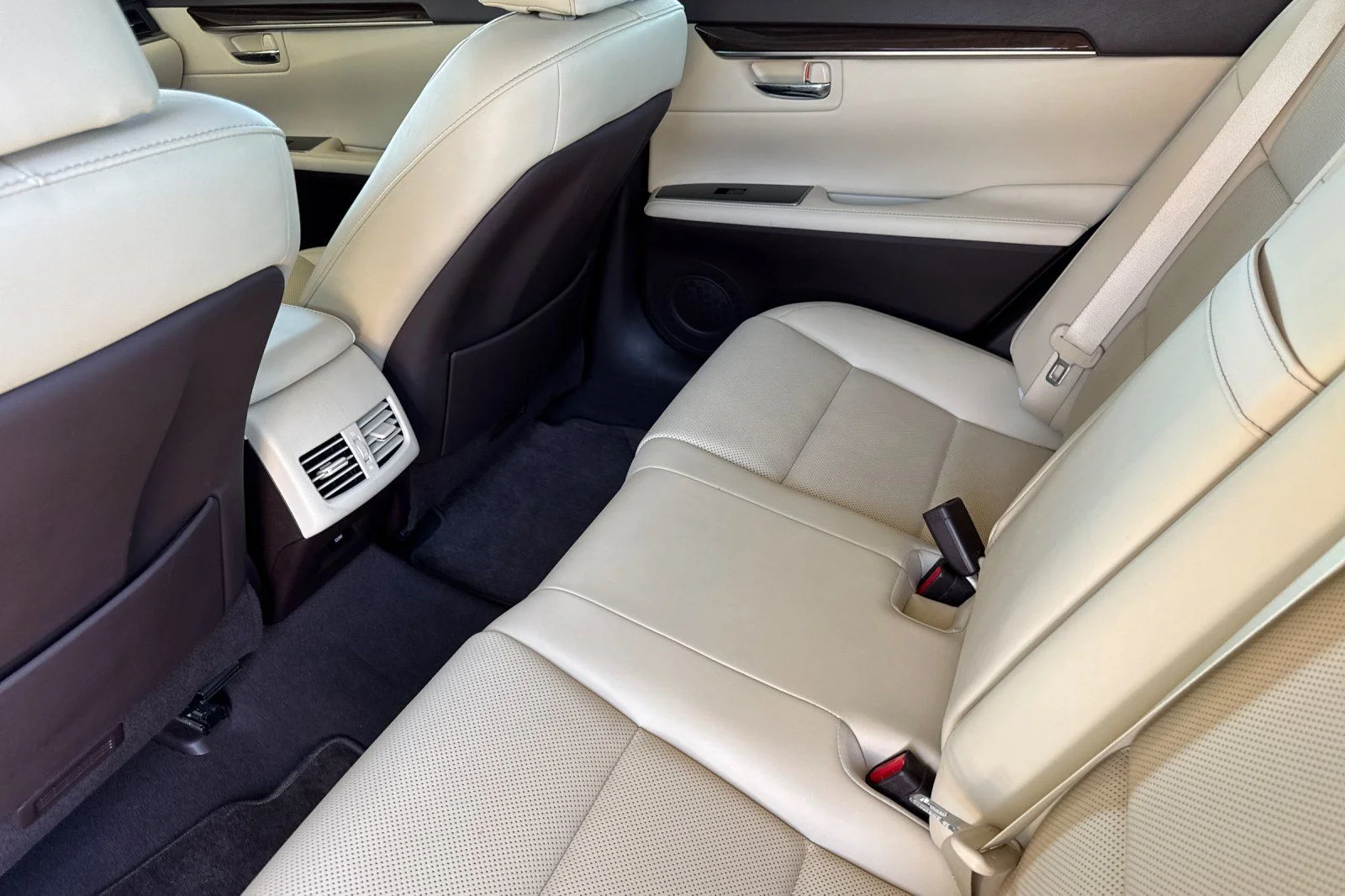 Used 2018 Matador Red Mica Lexus 350 image 15
