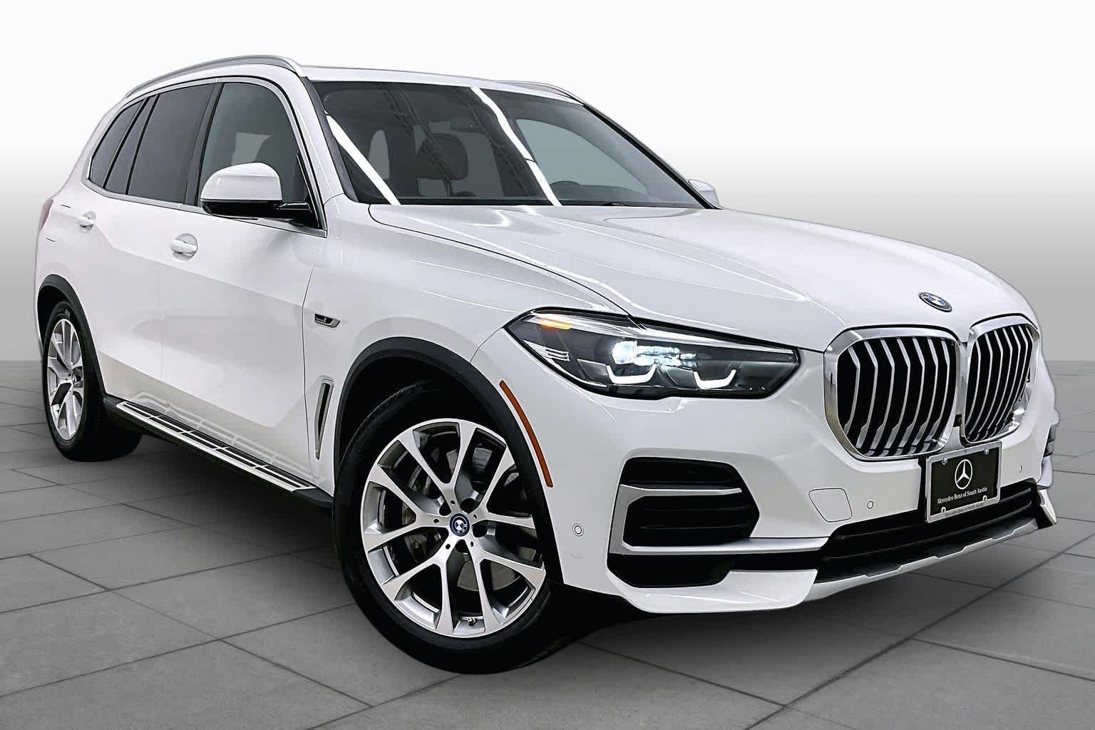 Used 2023 Alpine White BMW xDrive45e image 3