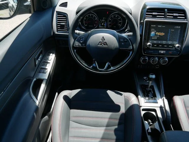2025 Mitsubishi Outlander Sport SE - Photo 12