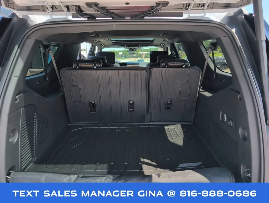 New 2026 Glacier White Tricoat GMC Denali Ultimate image 39