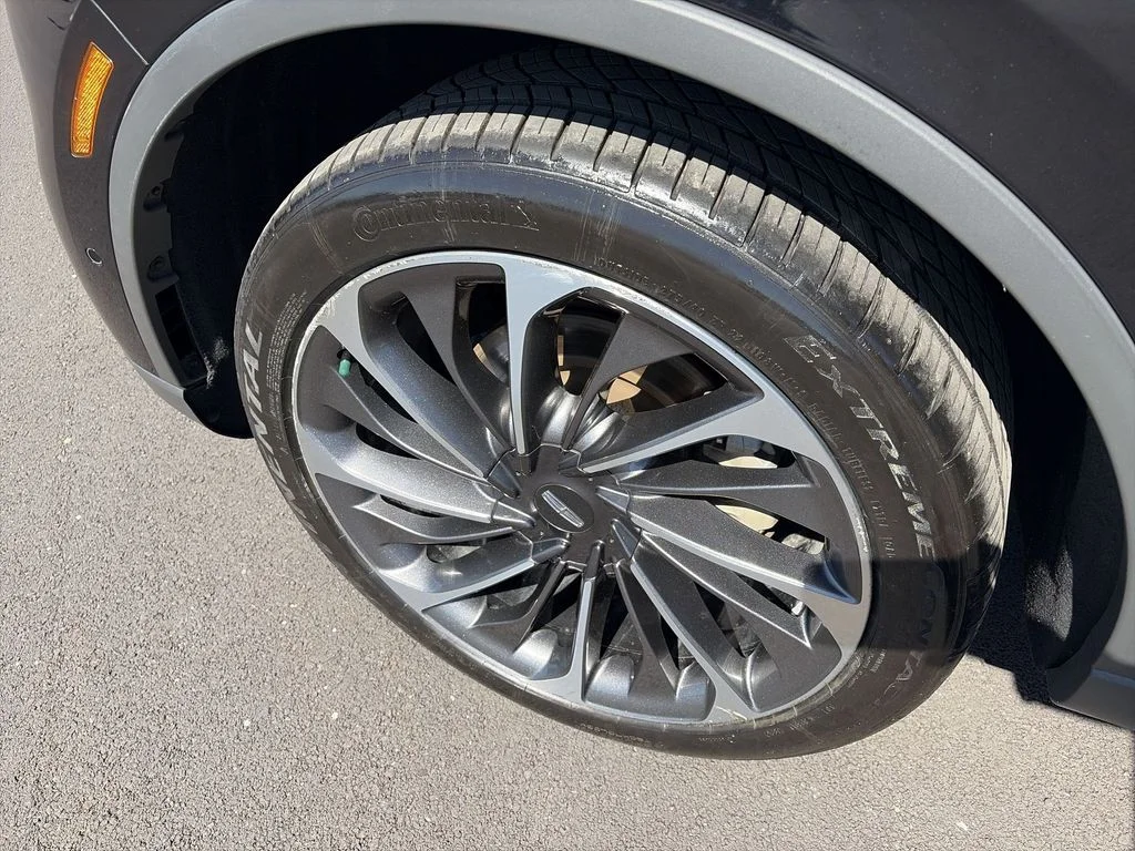 Used 2020 Black Lincoln Reserve image 10