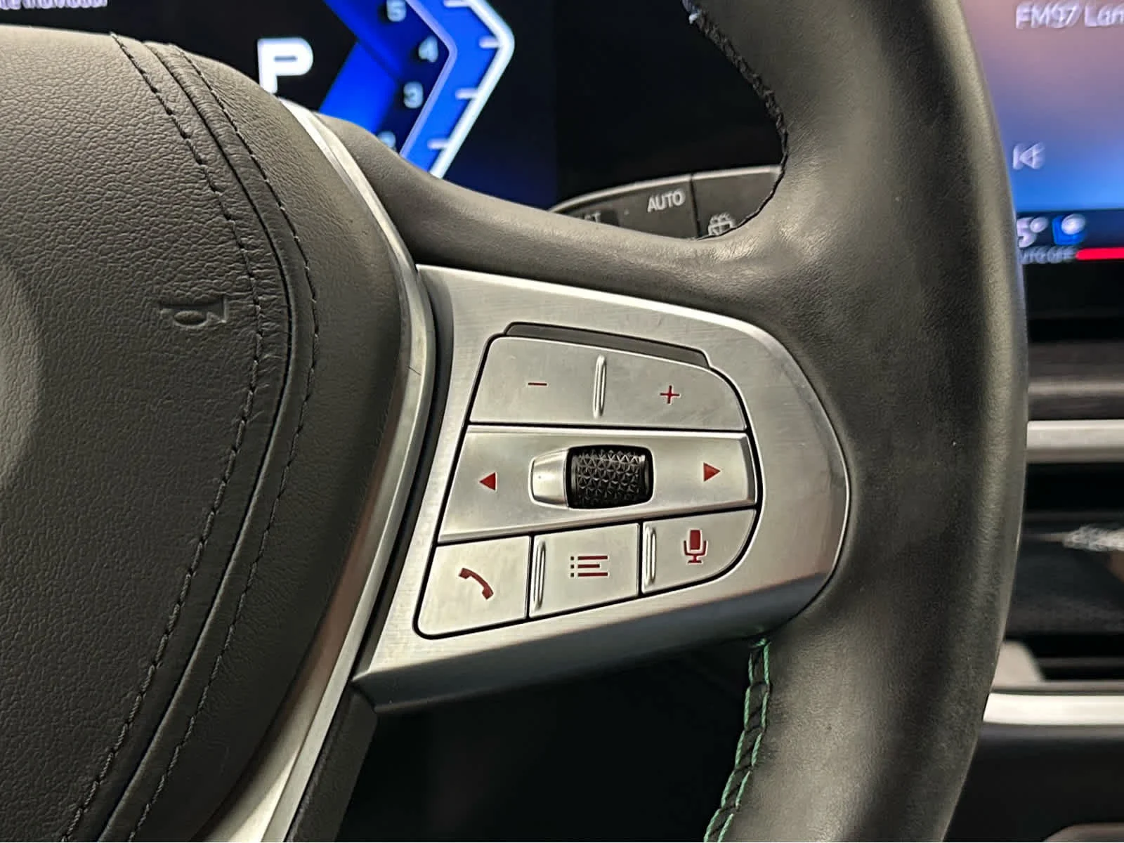 Used 2025 Skyscraper Grey Metallic BMW ALPINA XB7 image 28