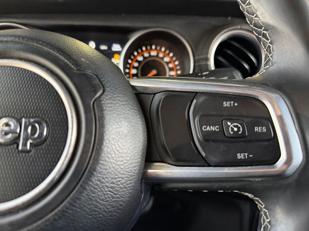 Used 2022 Black Jeep Overland image 25