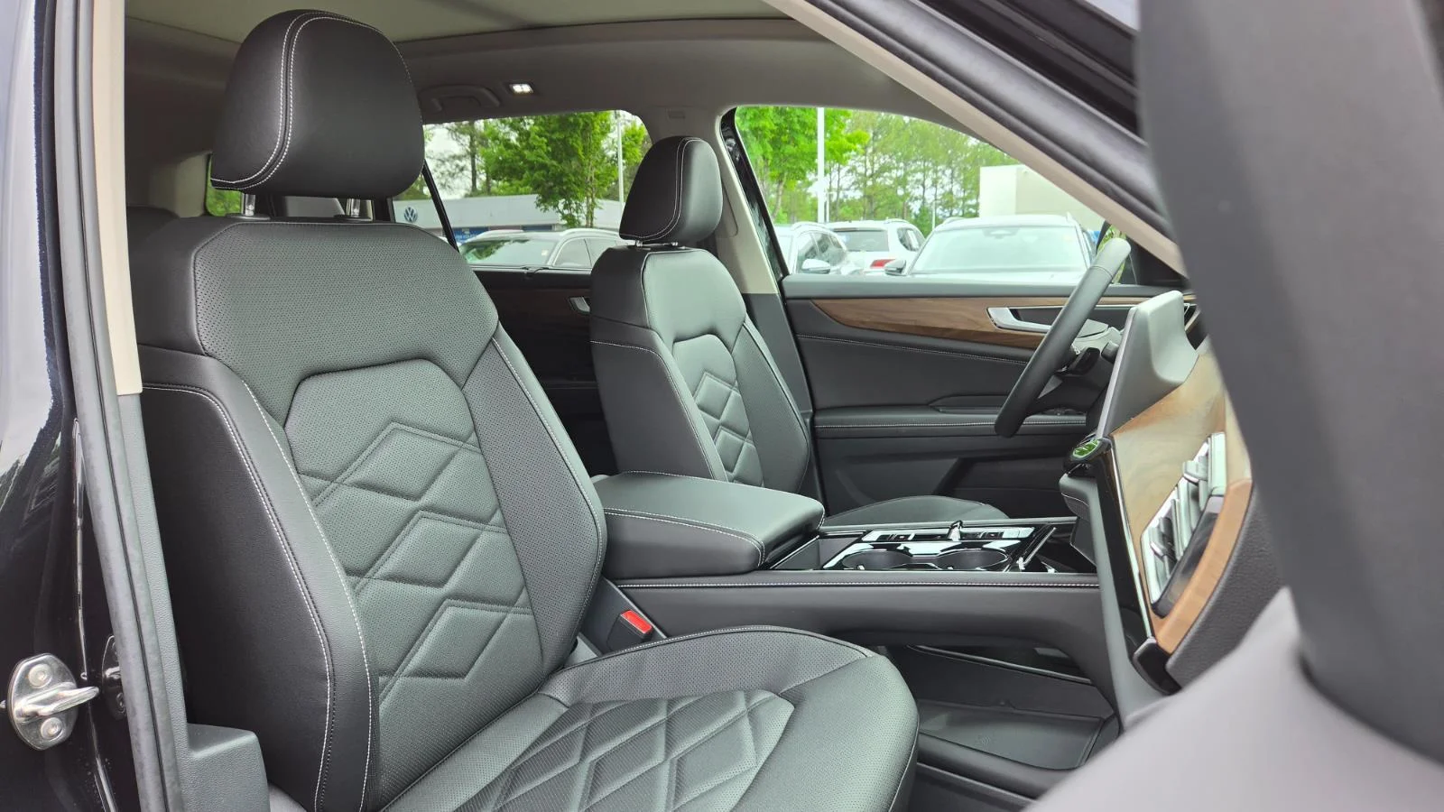 New 2026 Deep Black Pearl Volkswagen 2.0T SE w/Technology image 52