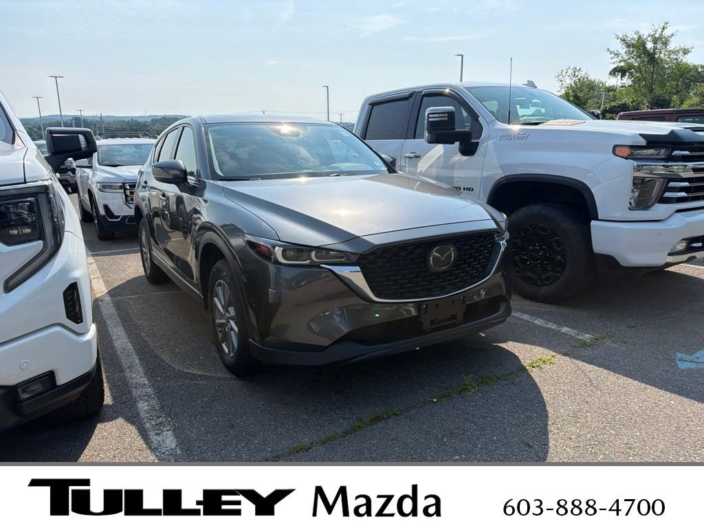 2023 Mazda CX-5 S Preferred package Auto AWD's photo