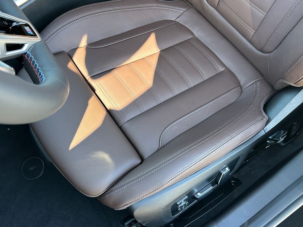 New 2026 Black Sapphire Metallic BMW M340i xDrive image 15