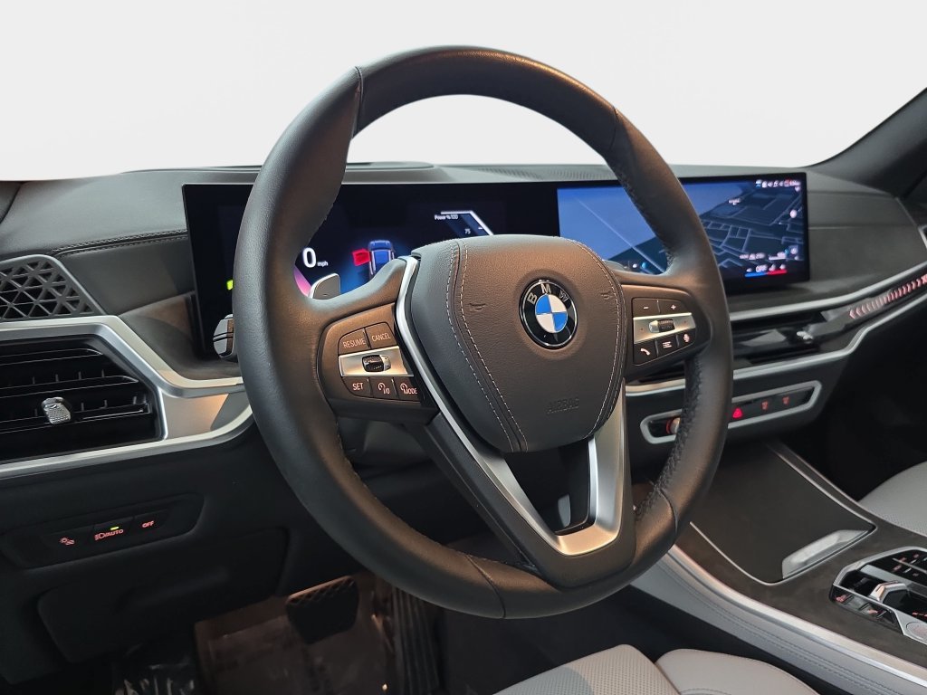 Used 2025 Black Sapphire Metallic BMW xDrive40i image 19