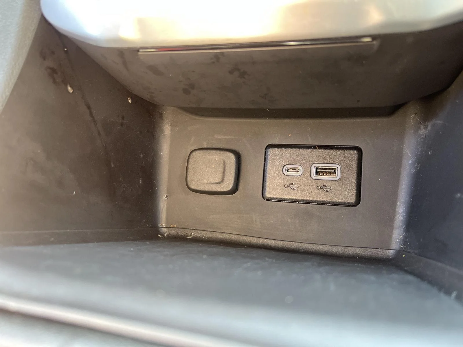 Used 2023 Sterling Metallic GMC SLE image 28