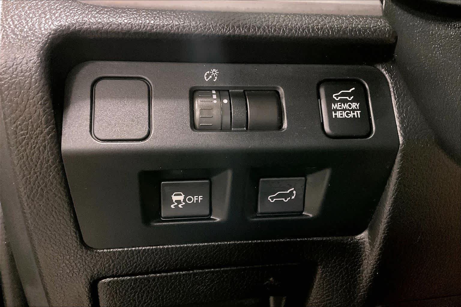 Used 2014 Burnished Bronze Metallic Subaru 2.5i Touring image 34