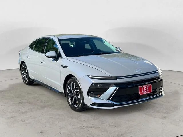 Used 2024 Transmission Blue Hyundai SEL image 7
