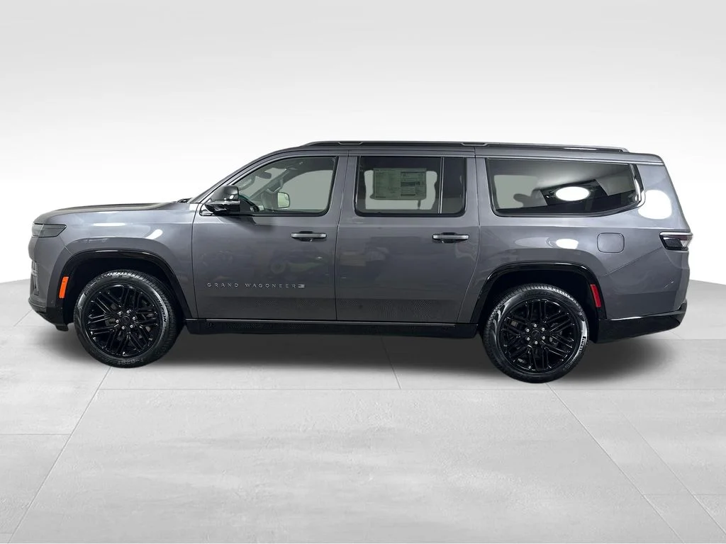 New 2026 Baltic-Gray Metallic Clear-Coat Exterior Paint Jeep Limited Reserve image 5
