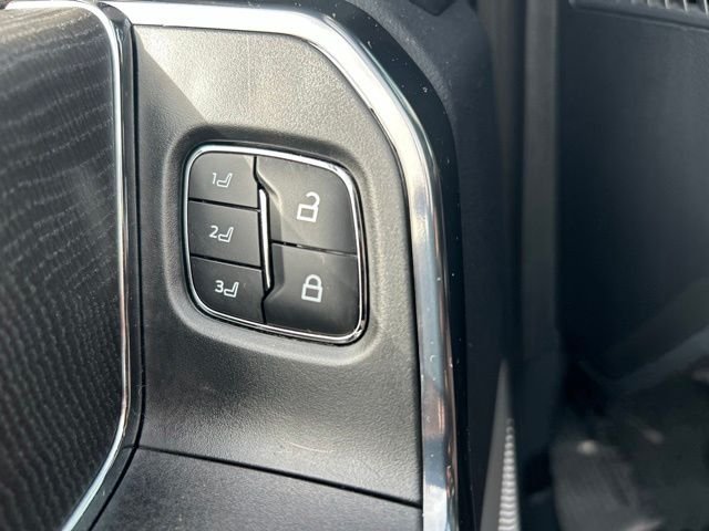 Used 2025 Black Ford Platinum image 37
