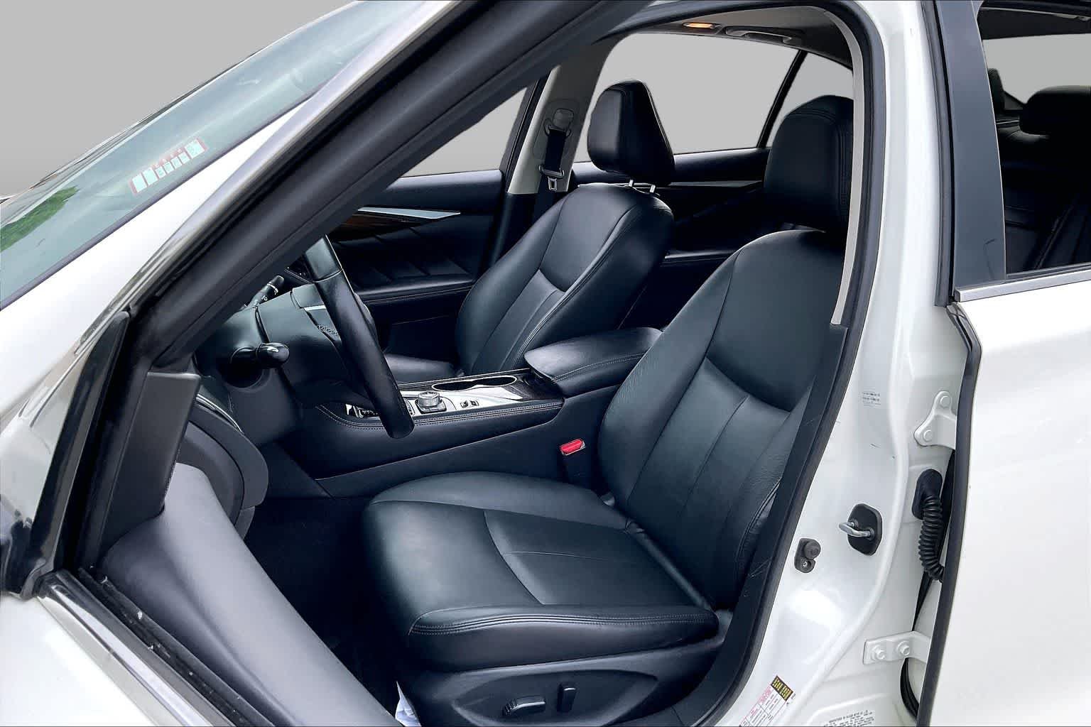 Used 2019 Pure White INFINITI 3.0t LUXE image 8