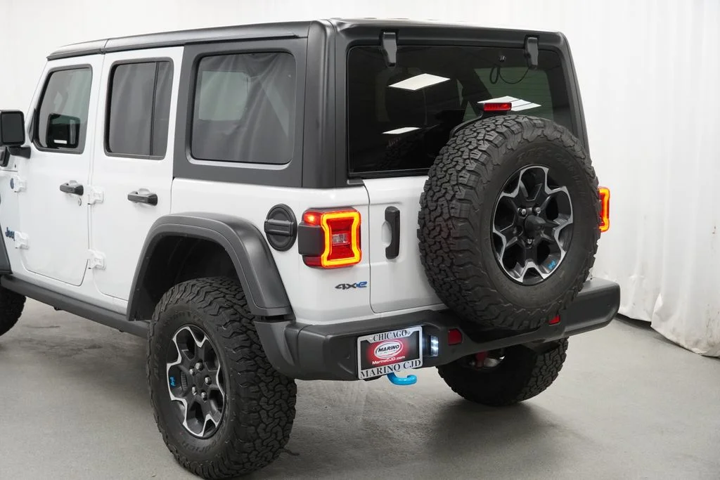 Used 2022 White Jeep Unlimited Rubicon 4xe image 13