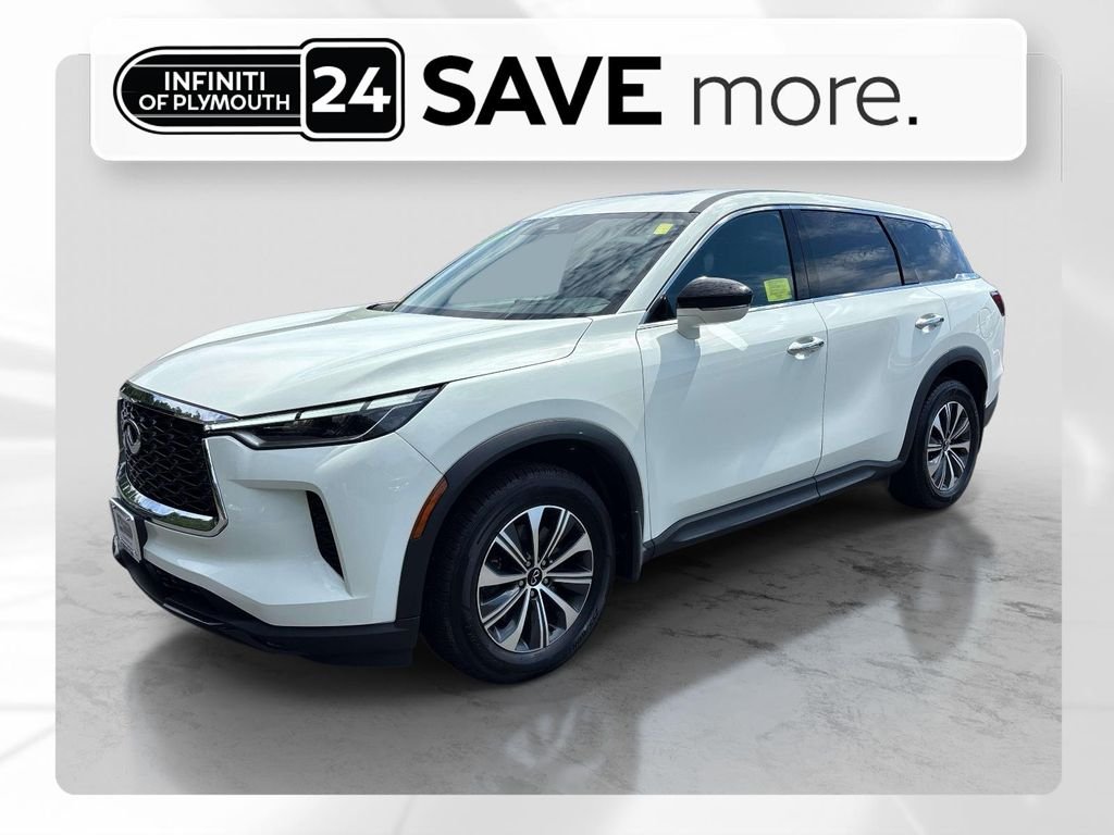 Used 2023 White INFINITI PURE image 1