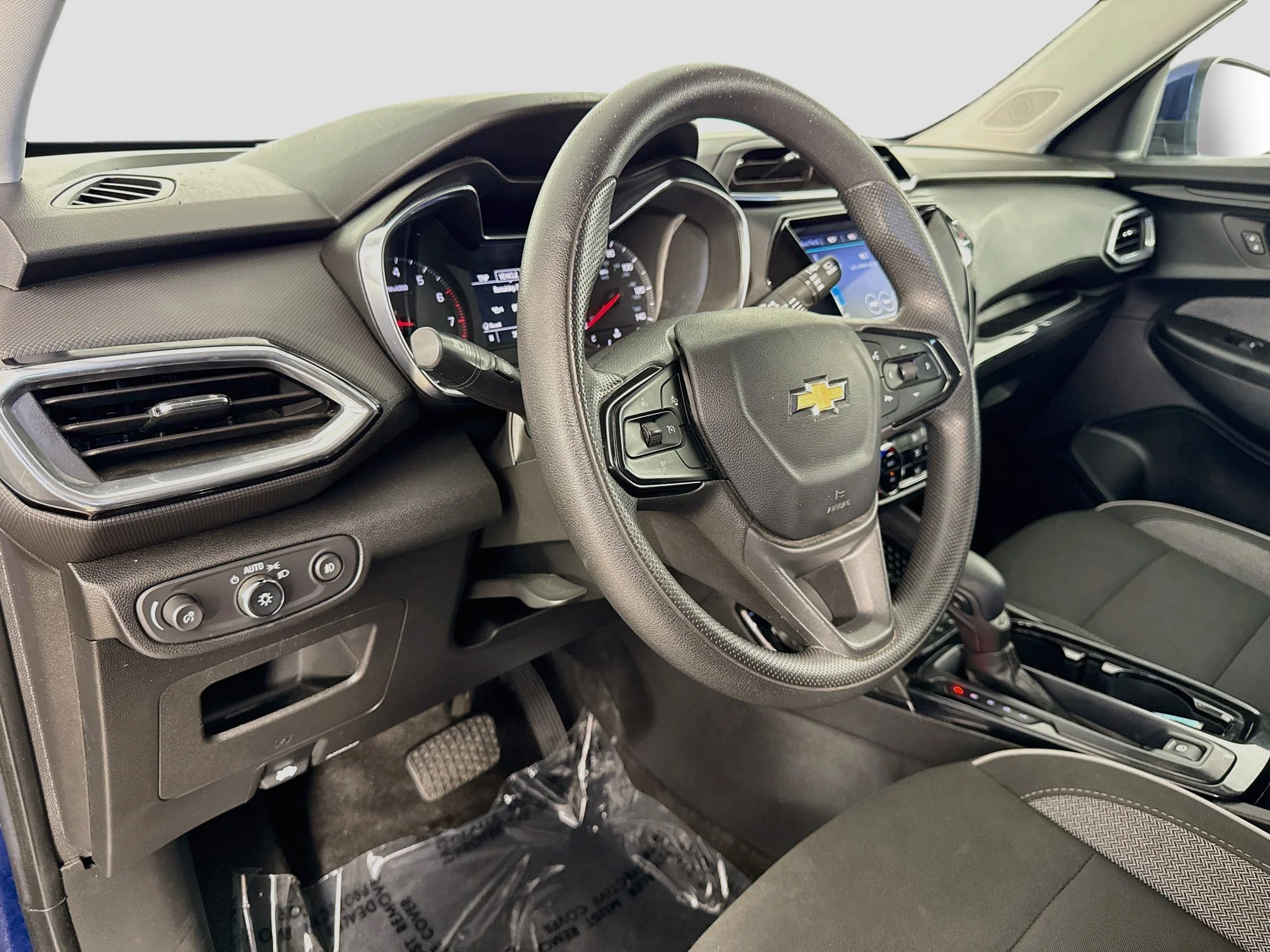 Used 2023 BLUE GLOW METALLIC Chevrolet LT image 11