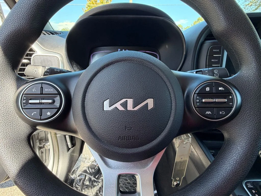 2024 Kia Soul LX - Photo 22