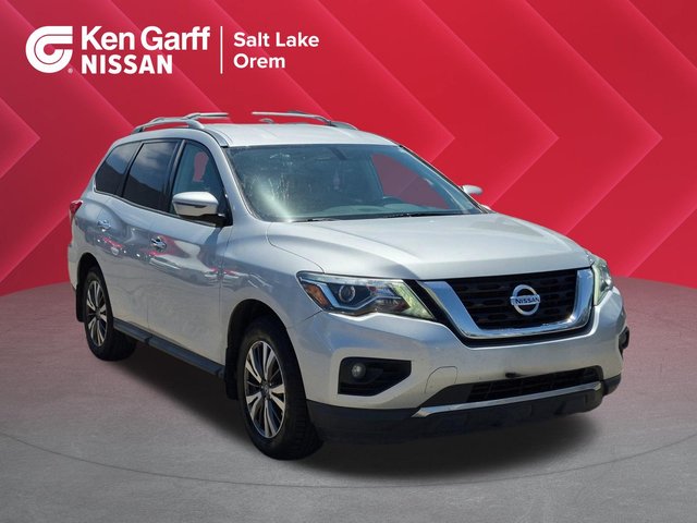2017 Nissan Pathfinder SV