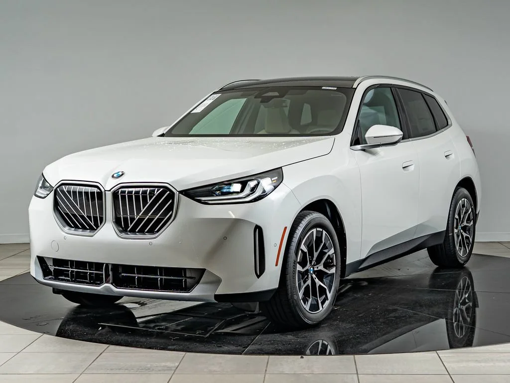 New 2026 Mineral White Metallic BMW 30 xDrive image 1