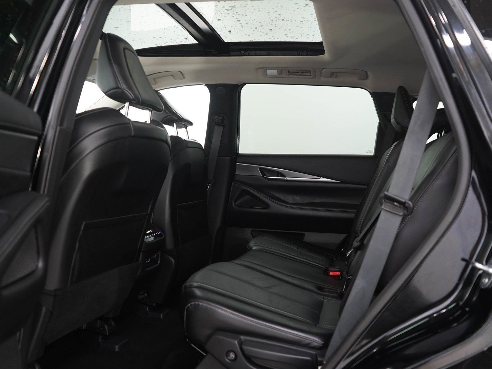 Used 2023 Mineral Black INFINITI LUXE image 19
