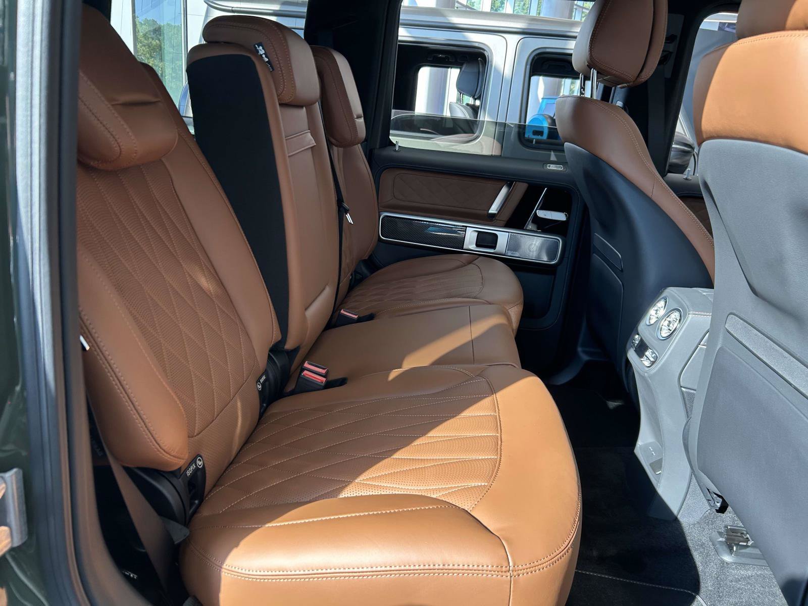 New 2027 MANUFAKTUR customer request glossy paint finish Mercedes-Benz AMG® G 63 SUV image 39