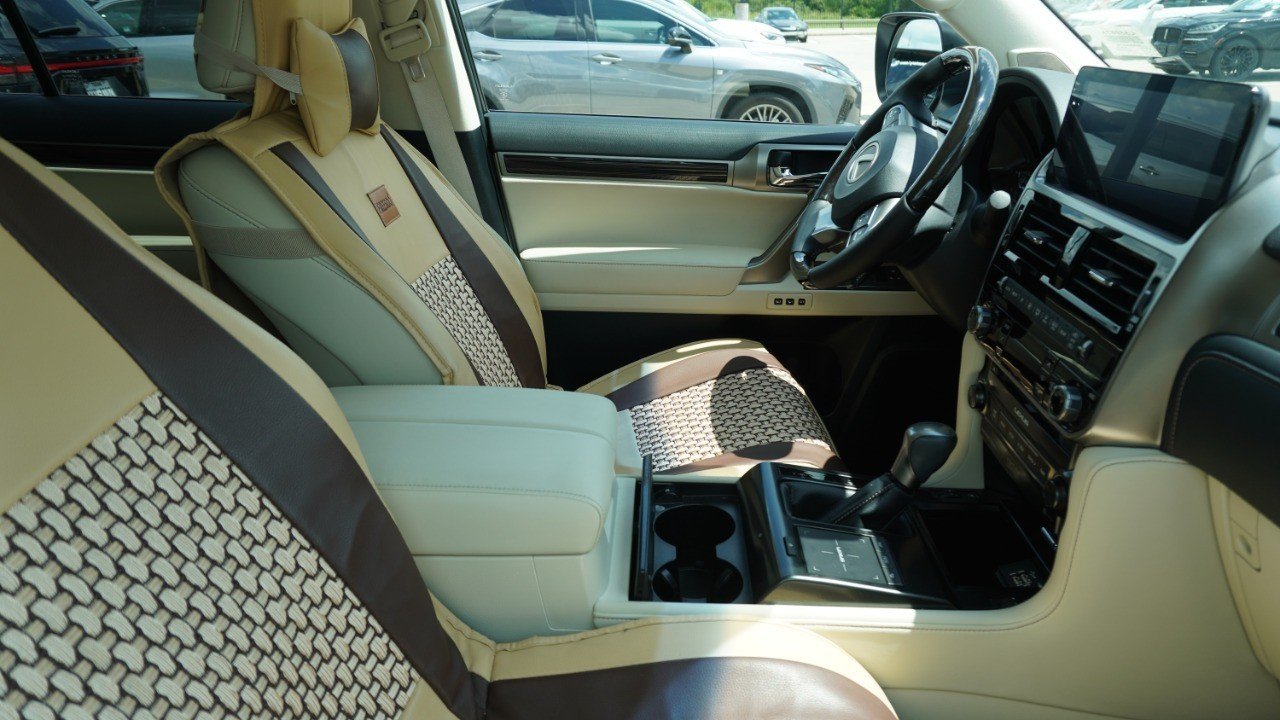 Certified Used 2023 White Lexus GX 460 Luxury image 10