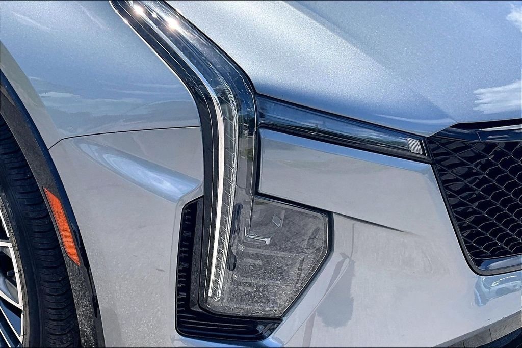 2024 Cadillac XT4 Sport - Photo 32