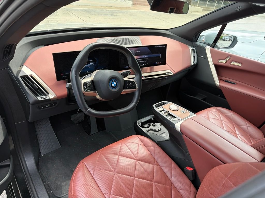 Certified Used 2024 Mineral White Metallic BMW xDrive50 image 2