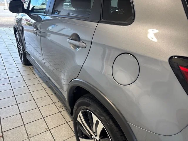 Used 2025 Mercury Gray Metallic Mitsubishi 2.0 ES image 17