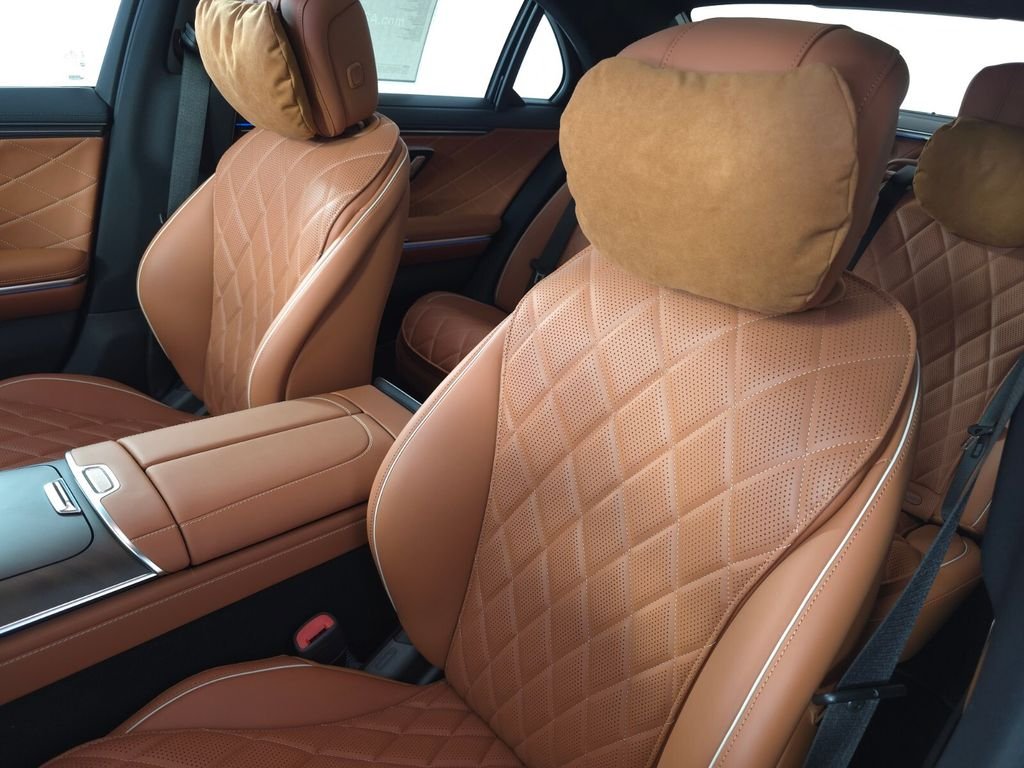 New 2027 Black Mercedes-Benz S 580 image 8