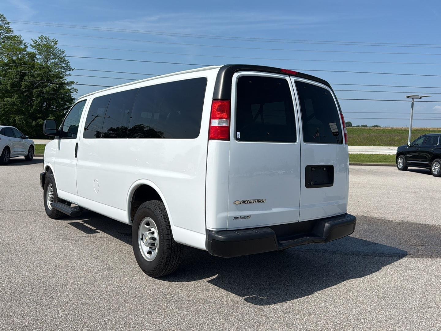 Used 2023 Summit White Chevrolet 1LS image 15