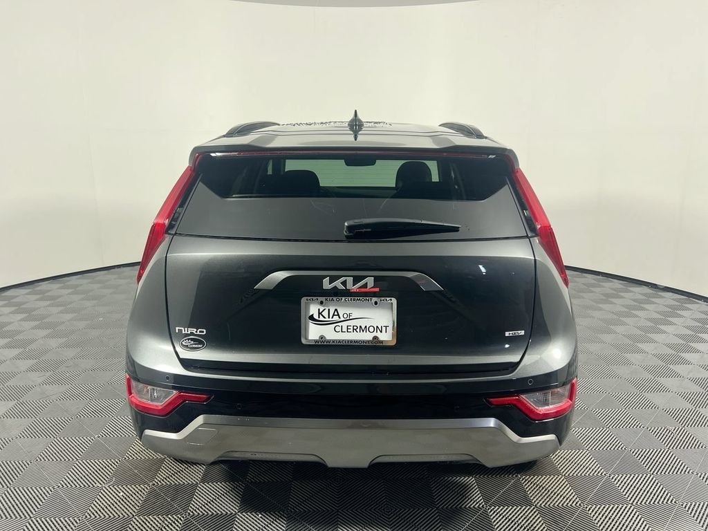New 2026 Interstellar Gray Kia SX image 4