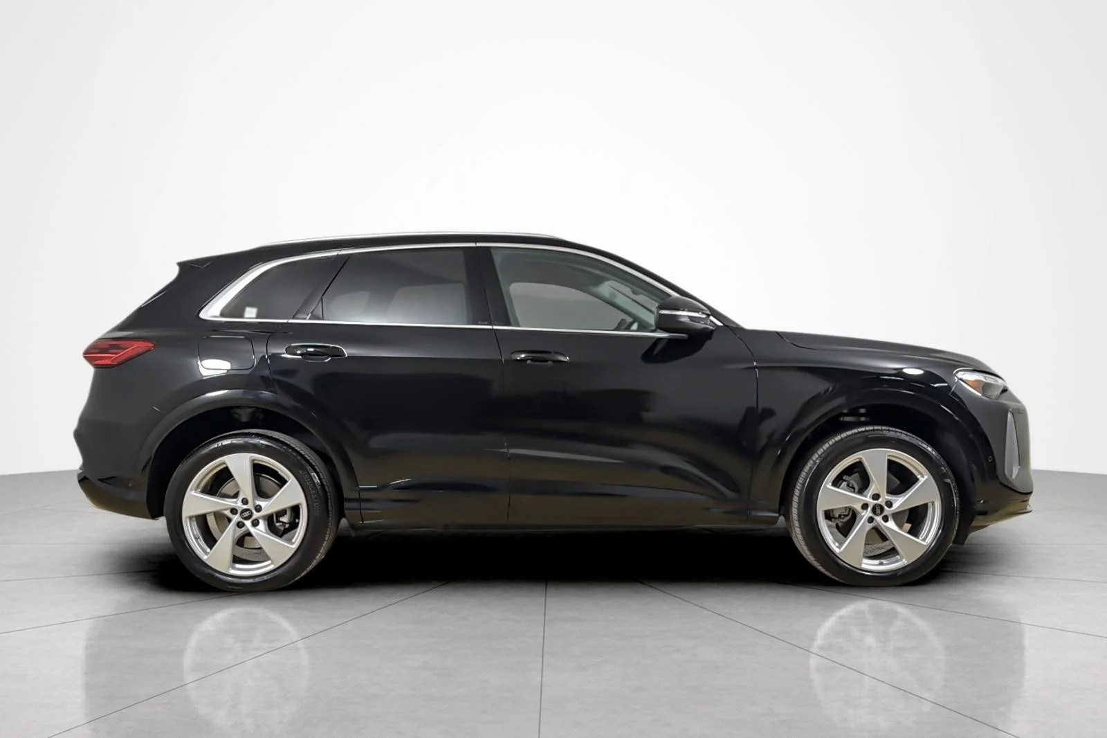 Used 2025 Mythos Black Metallic Audi Premium Plus 2.0 TFSI quattro image 6