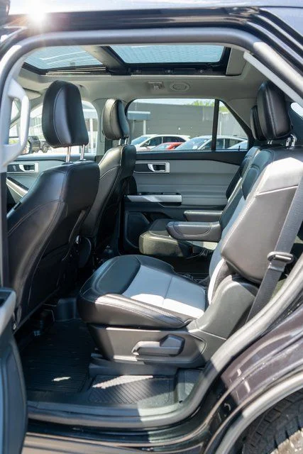 Used 2023 Black Ford XLT image 11