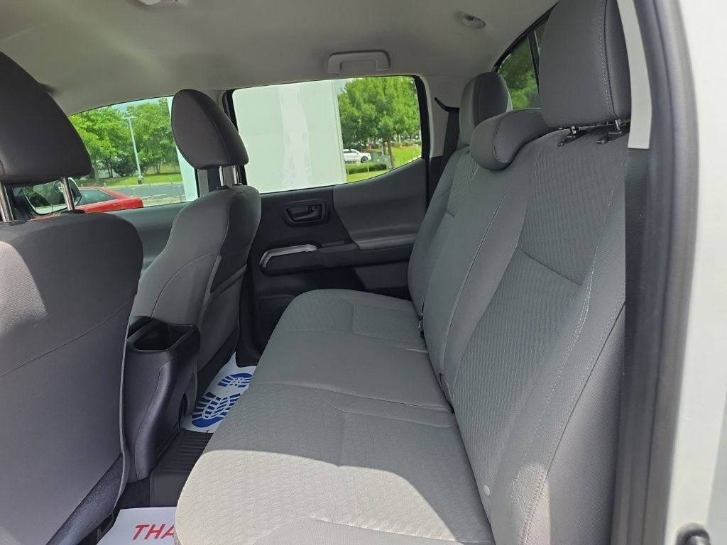 Used 2021 White Toyota SR5 image 34