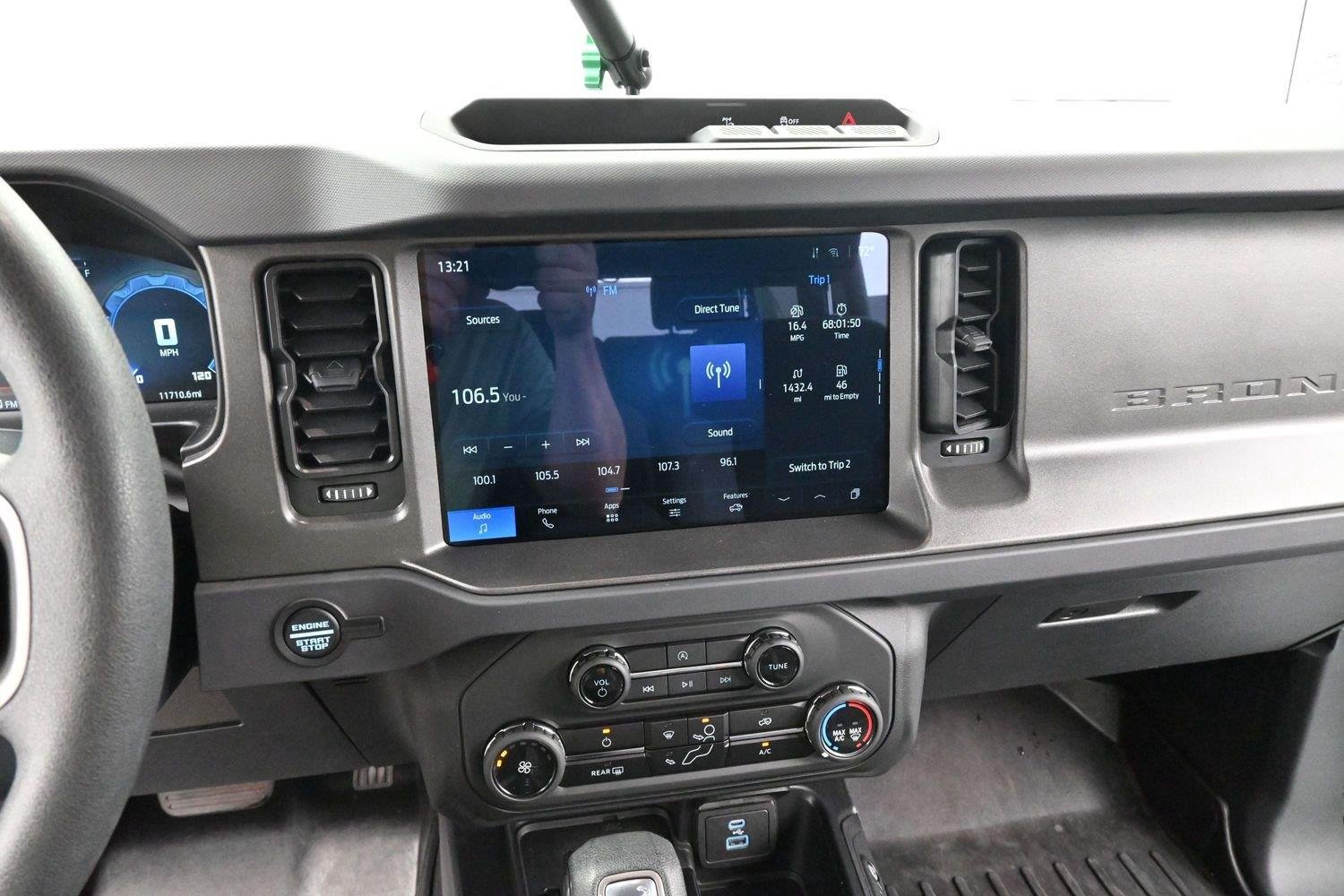 Used 2025 Green Ford Base image 19