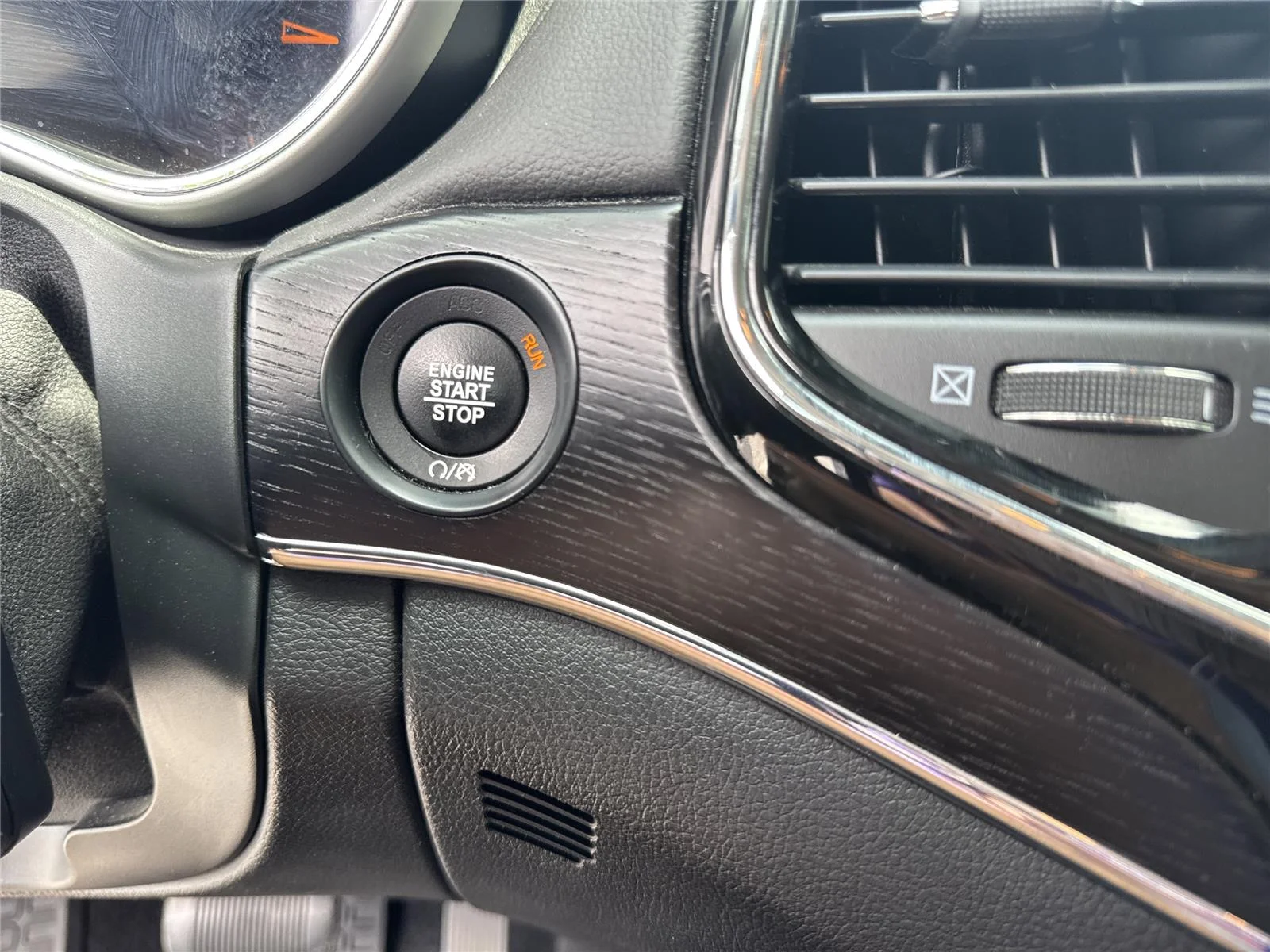 Used 2021 Ivory 3-Coat Jeep Summit image 19