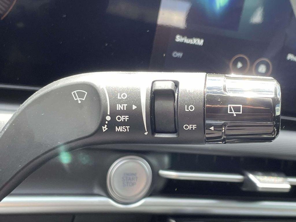 New 2026 White Hyundai SEL FWD image 23