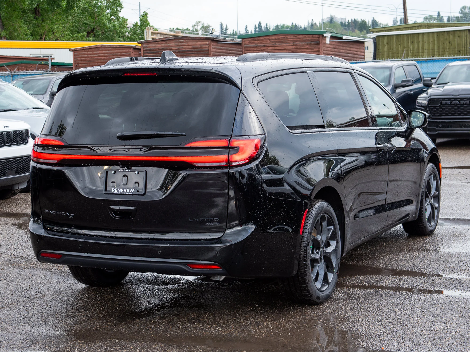New 2027 Black Chrysler Limited* AWD image 5