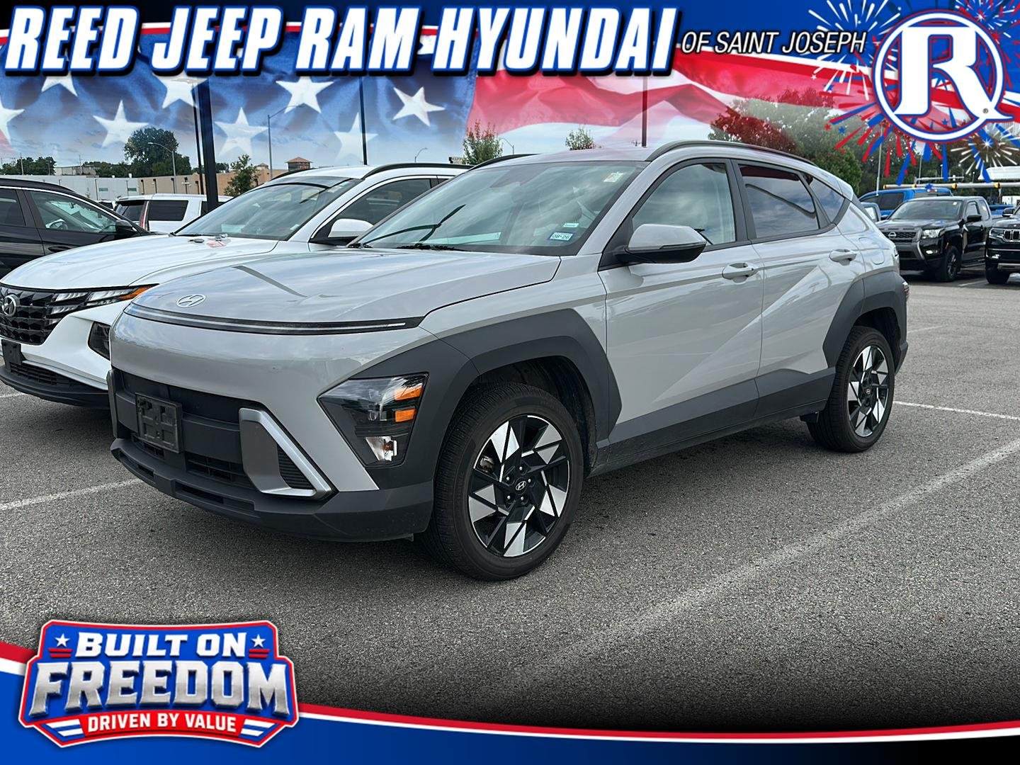 Used 2025 Cyber Gray Metallic Hyundai SEL image 1