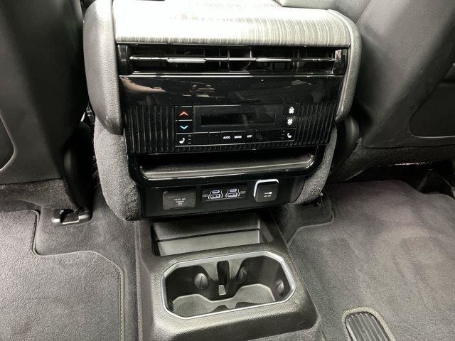 Used 2023 Diamond Black Crystal Pearlcoat Jeep Series III image 14
