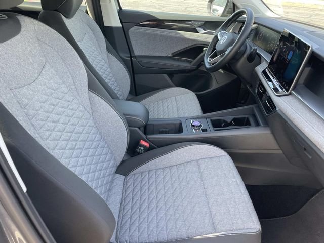 Used 2025 Platinum Gray Metallic Volkswagen 2.0T S image 26
