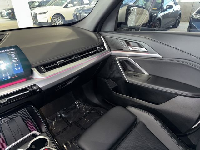 Used 2023 White Metallic BMW xDrive28i image 30