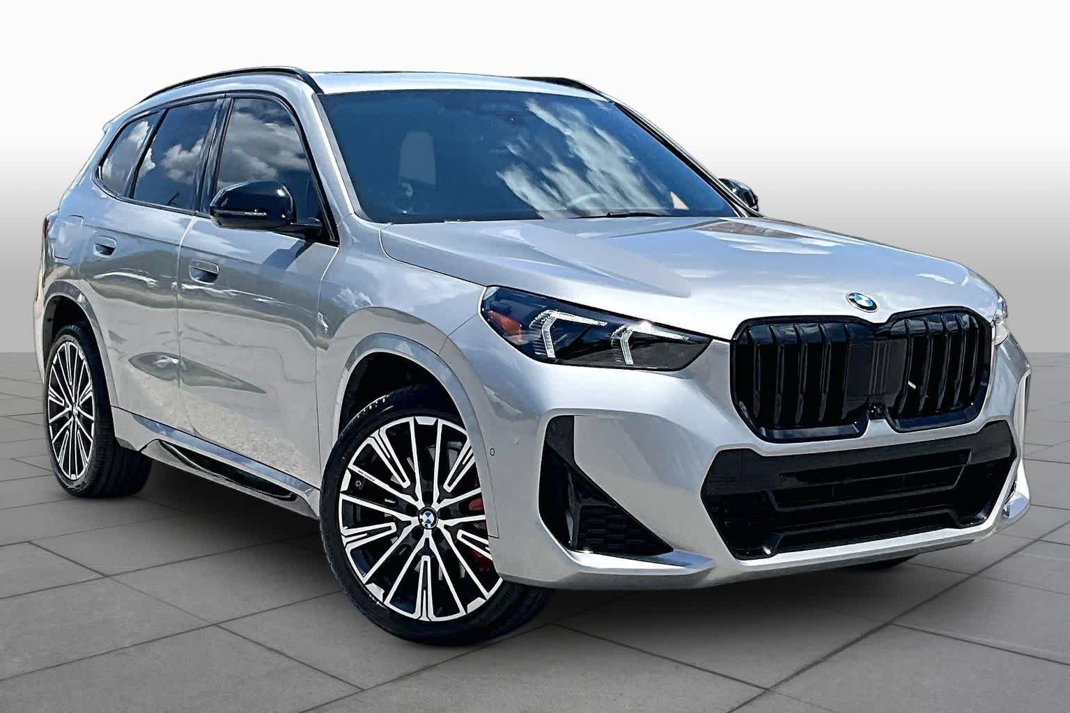 Used 2026 Space Silver Metallic BMW xDrive28i image 2