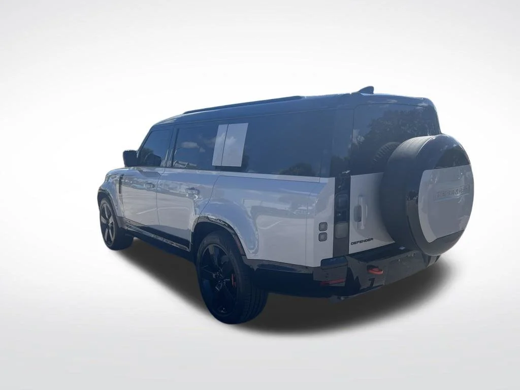 Used 2026 White Land Rover X image 4