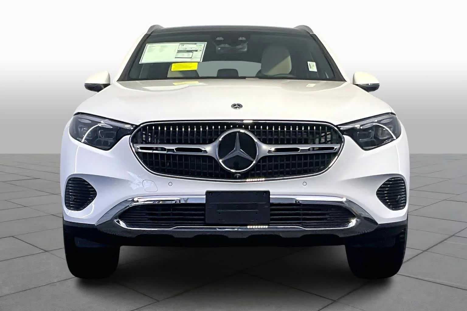 New 2026 MANUFAKTUR Moonlight White Metallic Mercedes-Benz GLC 300 image 2