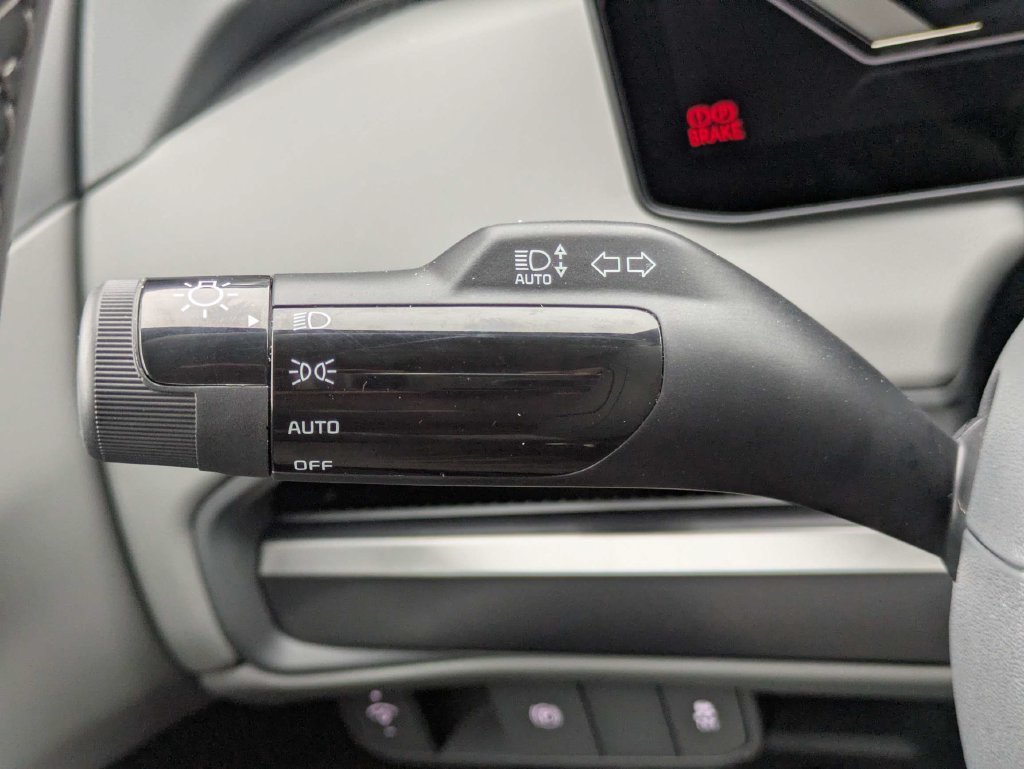 New 2027 Frost Blue Kia Wind image 26